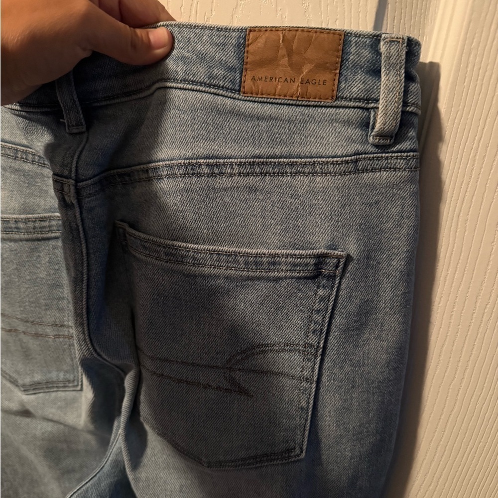 Women's American Eagle Mom Straight Jeans Size 8 - Picture 5 of 8